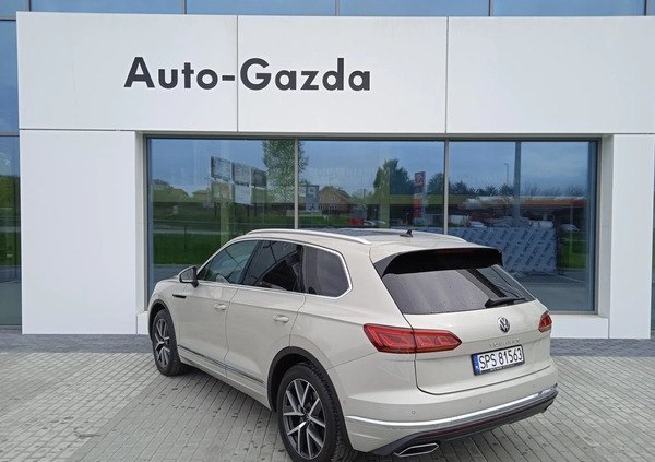 Volkswagen Touareg cena 289000 przebieg: 104890, rok produkcji 2021 z Wyszogród małe 631